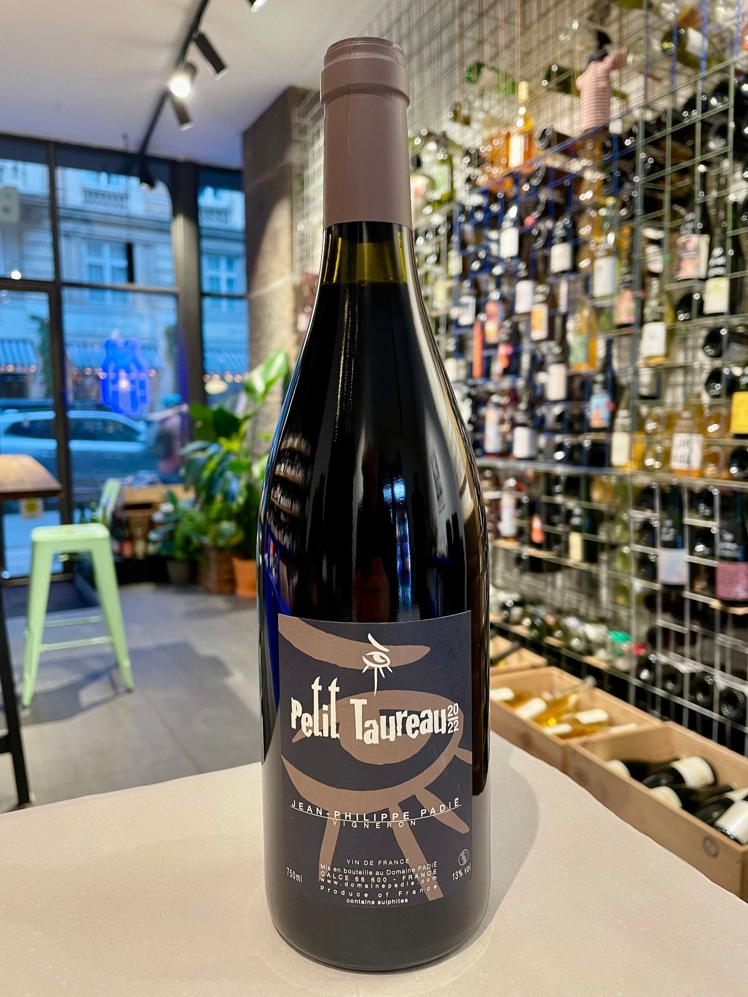 Petit Taureau 2022 - elegant, men rustik blend fra Calce - budovin.dk